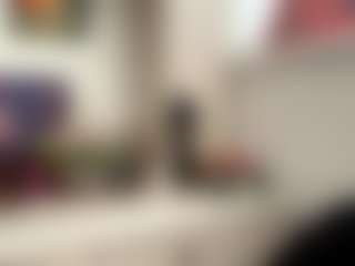 AvrilOllison's Live Sex Cam Show