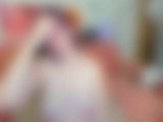Live cam show with Donna-Hale - Spanks on Camsoda