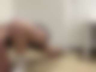 Live cam show with HirokoBaton - Bedroom Mature on SmokeAndPoke