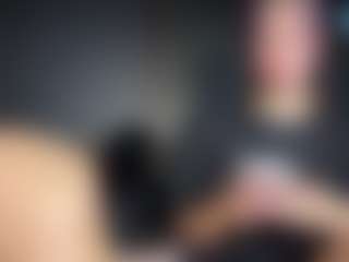 Live cam show with Violett-moonx - Sucking on Camming Site