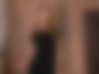 Live cam show with FayeLivingston - Blonde Hair on Dare Cams