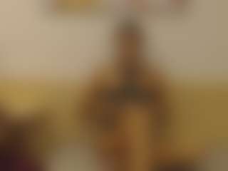 MarraVeil MILF webcam performer live streaming