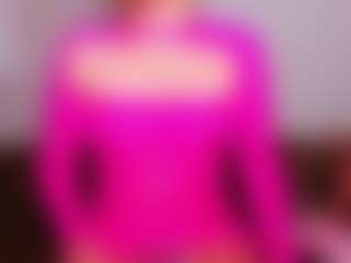Live cam show with scarletrosse - Facial on Camsoda