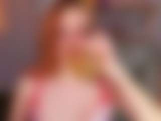 Live cam show with scarletrosse - Fingers on Dare Cams