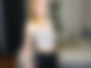Amira's Live Sex Cam Show
