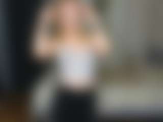 Amira's Live Sex Cam Show