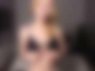 Amira's Live Sex Cam Show