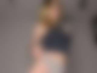 Amira's Live Sex Cam Show