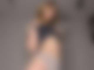 Amira's Live Sex Cam Show