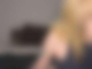 Live cam show with Amira - Cowgirl on TottyGirls