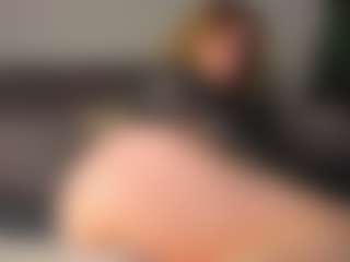 Amira's Live Sex Cam Show