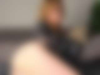 Amira's Live Sex Cam Show