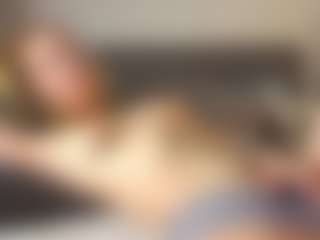 Live cam show with Amira - New Toys on Sweet Sext