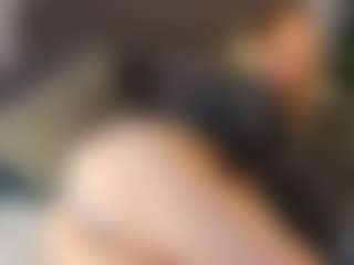 Amira's Live Sex Cam Show