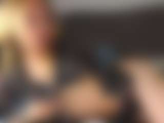 Amira's Live Sex Cam Show