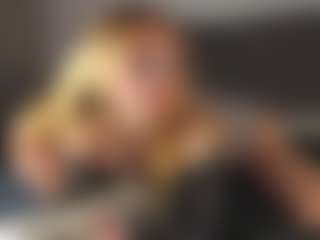 Amira's Live Sex Cam Show