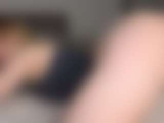 Live cam show with Amira - Athletic Public on sexytreat.net