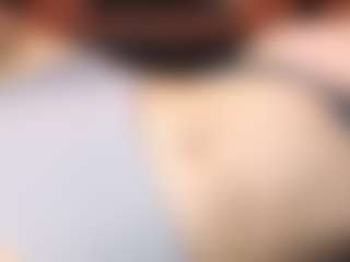Live cam show with Amira - Flashing on CamClone