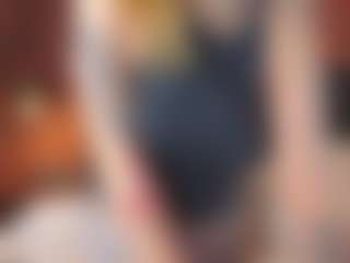 Live cam show with Amira - Flashing on Camsoda