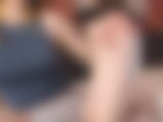 Live cam show with Amira - Athletic College on CamClone