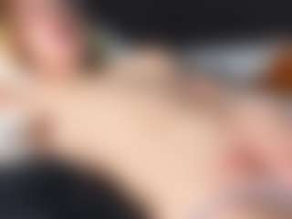Live cam show with Amira - Average on Camsoda