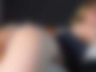 Live cam show with Amira - Athletic Public on liverealitysex.com