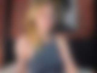 Live cam show with Amira - College on Streamer API