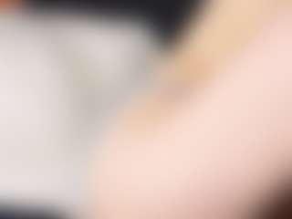 Live cam show with Amira - Blonde Hair College on Mixed Magazine Live