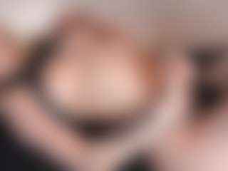 Live cam show with Amira - Athletic Public on Camsoda