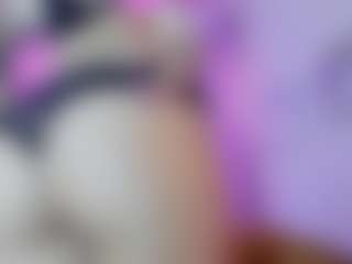 Live cam show with mia-hills - New Brown Eyes on TeamSkeetLive