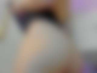 mia-hills's Live Sex Cam Show