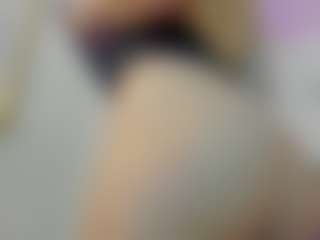 mia-hills's Live Sex Cam Show