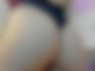mia-hills's Live Sex Cam Show