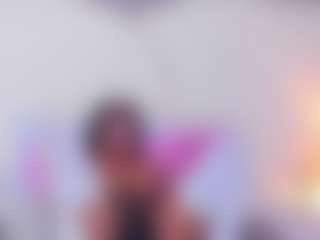 Live cam show with TaraMiller - Ebony Toys on infinitiblacc.com