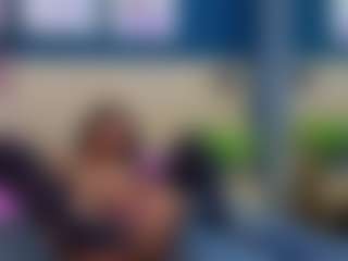 Spettacolo in cam dal vivo con TaraMiller - Ebony Amateur su Camsoda