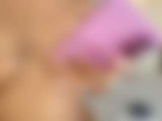 Live cam show with Tiifany-Baker - Petite on Camsoda.co