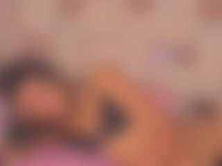 LauraValvet's Live Sex Cam Show