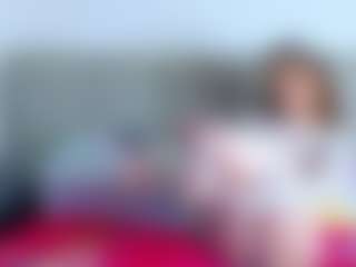 Live cam show with venusNoirr - Brown Hair Petite on Camsoda