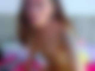Live cam show with venusNoirr - Brown Hair Petite on Camsoda