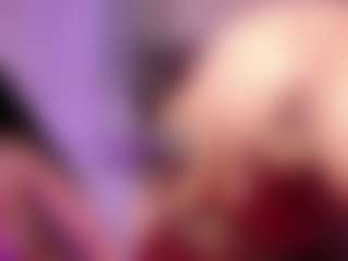 Live cam show with AmelieRoux - Squirt on CamwithHer