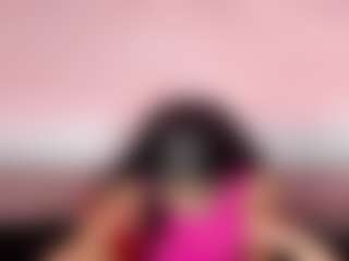 AmelieRoux MILF webcam performer live streaming