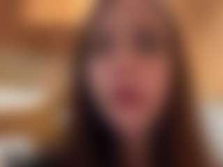 Live cam show with Darleen - Gray Eyes on milfzrlive.com