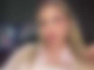 Live cam show with Tessa - Athletic Middle Aged on chickslive.net