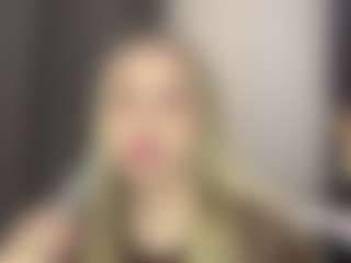 Live cam show with Tessa - New White on Milfs Live