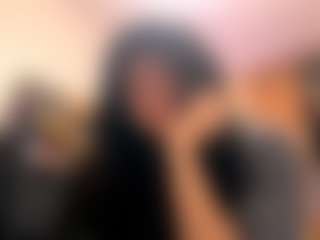 Live cam show with Nikki - Striptease on Camming Site