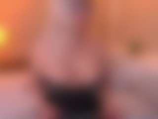 Live cam show with megan-lara - Anal on studioflirtlive.com