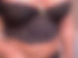 Live cam show with megan-lara - Blonde Hair MILF on Streamer API