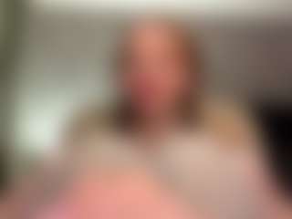 Live cam show with MillaColvert - Green Eyes on makecum.org