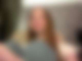 Live cam show with MillaColvert - New Shaved Pussy on Livezox