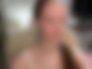 Live cam show with MillaColvert - Public on liverealitysex.com